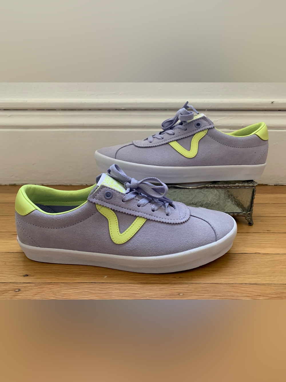 NWOB VANS 2-Tone Lavender & Lime Green OFF THE WALL Sneakers US Women 10/Men 8